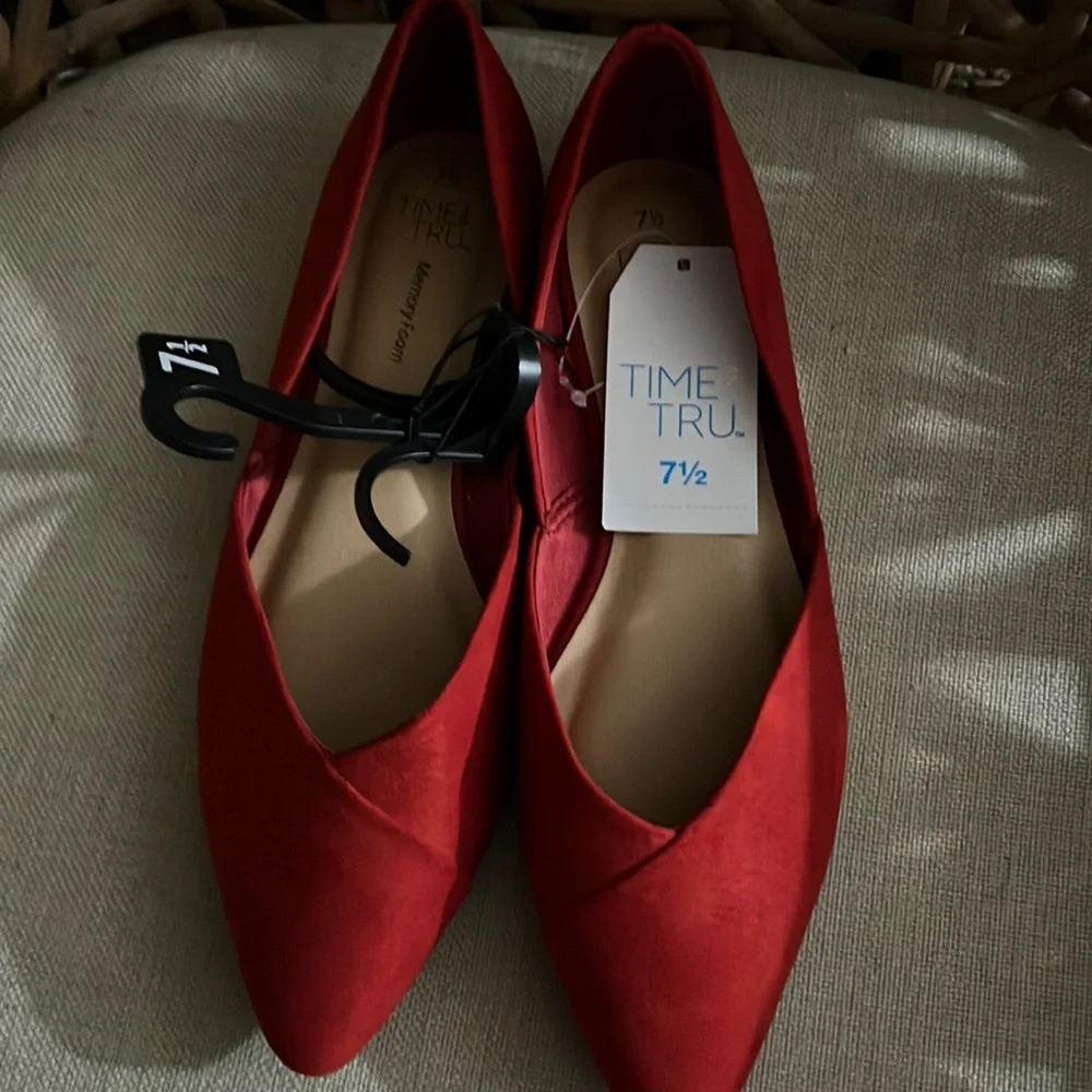 New Time and Tru Womens Faux Suede Shoes 7 1/2 NWT